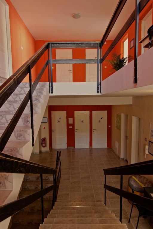 Falling Lakes Hostel Кореница Экстерьер фото